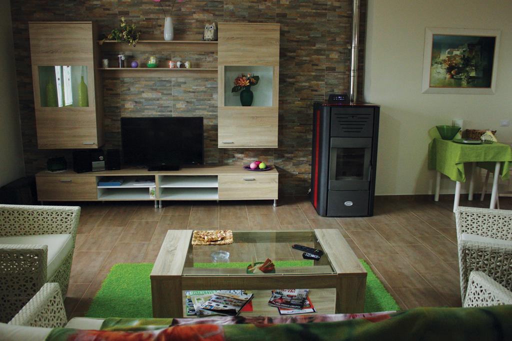Pontinia Oasi Di Francesca B&B المظهر الخارجي الصورة