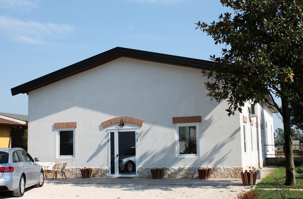 Pontinia Oasi Di Francesca B&B المظهر الخارجي الصورة