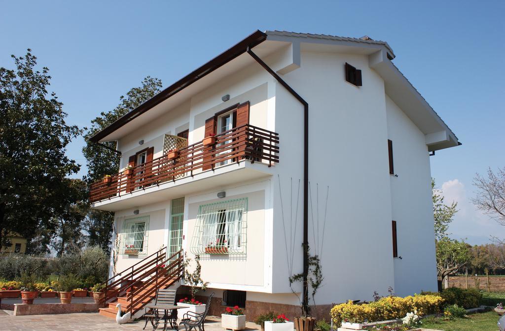 Pontinia Oasi Di Francesca B&B المظهر الخارجي الصورة